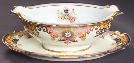 Crowndalia Gravy Boat with Attached Underplate