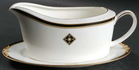 Crownpointe Gravy Boat & Underplate (Relish/Butter)
