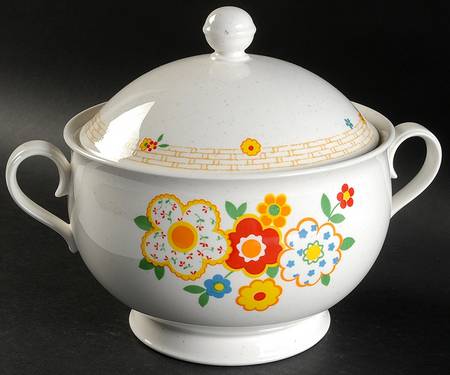 Crazy Quilt 2 Qt Round Covered Casserole
