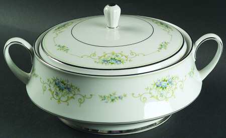 Culeton Round Covered Vegetable