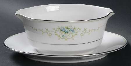 Culeton Gravy Boat with Attached Underplate
