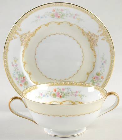 Cyclops Footed Cream Soup Bowl & Saucer Set