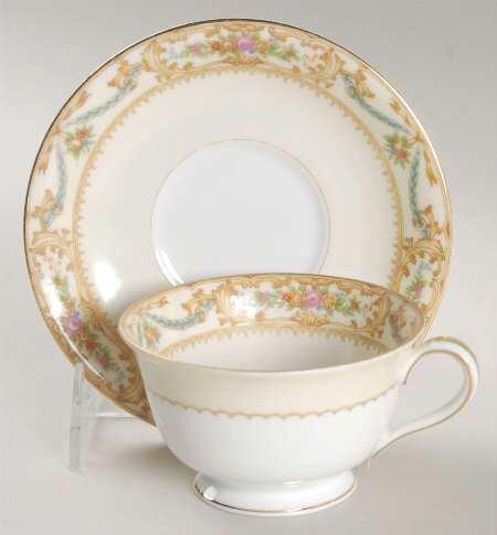Cynara Footed Cup & Saucer Set