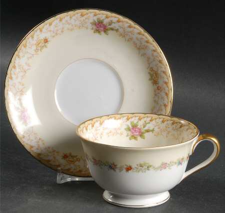 Cynthia Footed Cup & Saucer Set