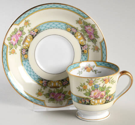 Cyrano Footed Demitasse Cup & Saucer Set