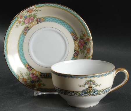 Cyrano Oversized Cup & Saucer Set