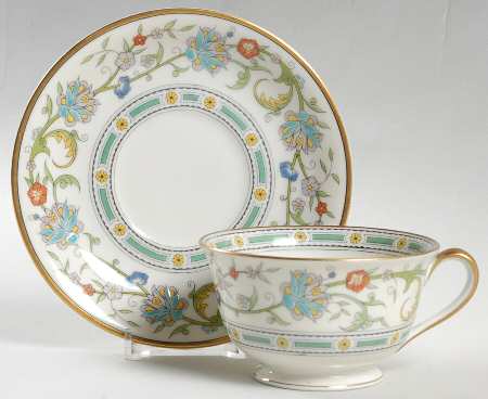 Cyril Footed Cup & Saucer Set