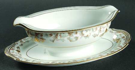 Cyril Gravy Boat with Attached Underplate