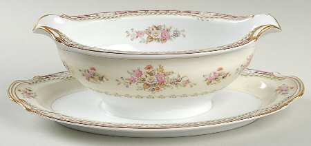 Dahlia Gravy Boat with Attached Underplate