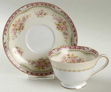 Dahlia Footed Cup & Saucer Set