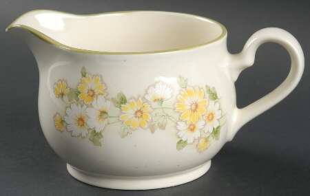 Daisygarland Gravy Boat