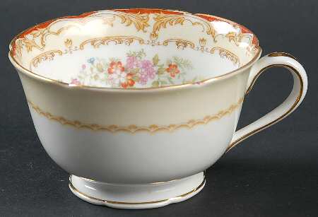 Damon Footed Cup