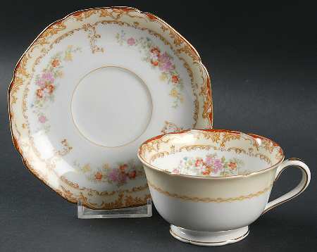 Damon Footed Cup & Saucer Set