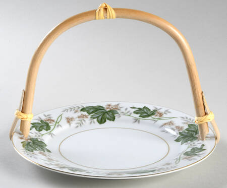 Daphne 5 3/8"-5 5/8" Bamboo Handled Serving Plate  HC