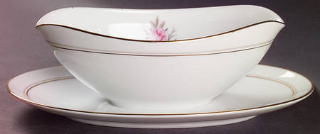 Daryl Gravy Boat with Attached Underplate