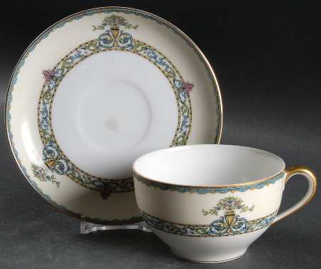Darby Oversized Cup & Saucer Set