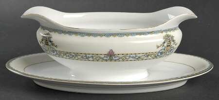 Darby Gravy Boat with Attached Underplate