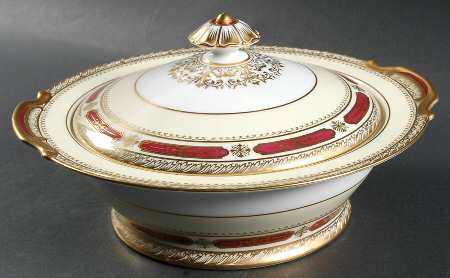 Darnay Round Covered Vegetable