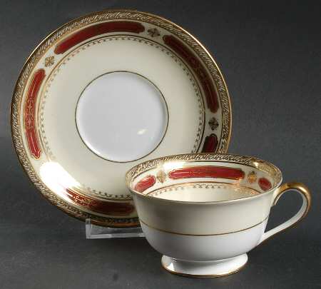 Darnay Footed Cup & Saucer Set