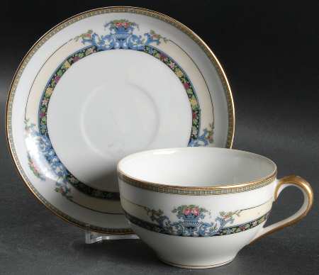 Daventry Oversized Cup & Saucer Set