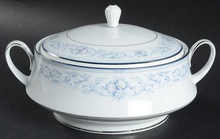 Dearborn Round Covered Vegetable