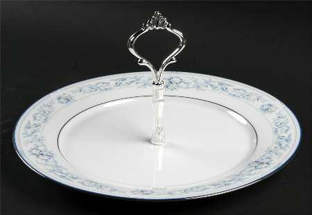 Dearborn Round Serving Plate with Handle (DP)