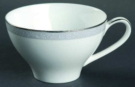 Debell Footed Cup