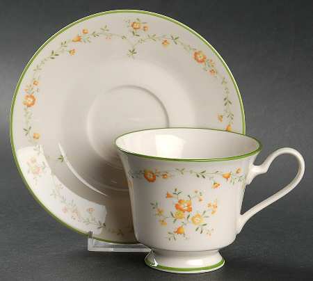 Debut Footed Cup & Saucer Set