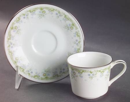 Dee Flat Demitasse Cup & Saucer Set