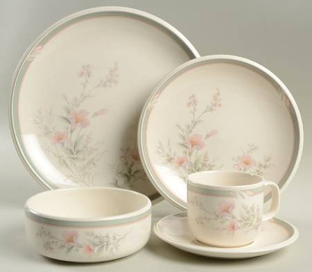 Deerfield 40 Piece Estate Set