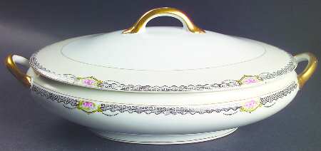 Deerlodge Oval Covered Vegetable