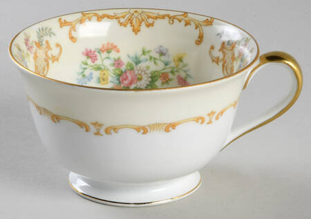 Delano Footed Cup