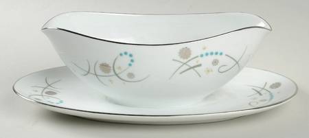 Desiree Gravy Boat with Attached Underplate