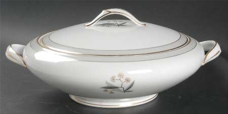 Devon (5532) Round Covered Vegetable