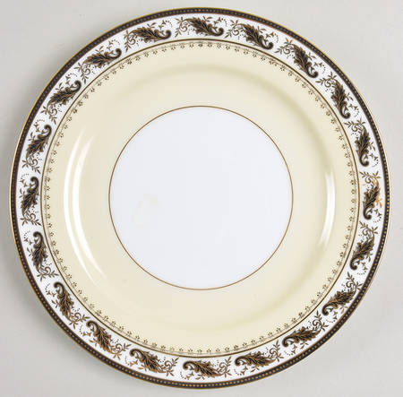 Devon Black (103041) Luncheon Plate