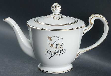 Diana (Gold Trim) Teapot & Lid