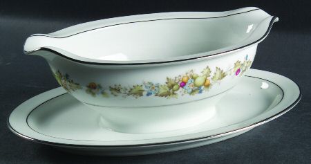 Diane Gravy Boat with Attached Underplate