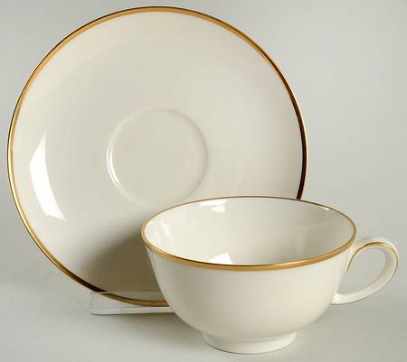 Dignatio Flat Cup & Saucer Set