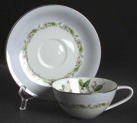 Dogwood Flat Cup & Saucer Set