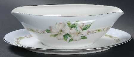 Dogwood Gravy Boat with Attached Underplate