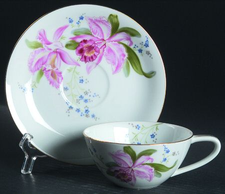 Dolores Flat Cup & Saucer Set