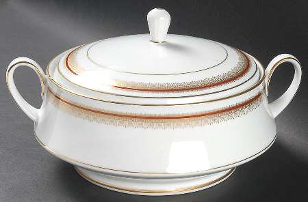 Doral Maroon Round Covered Vegetable