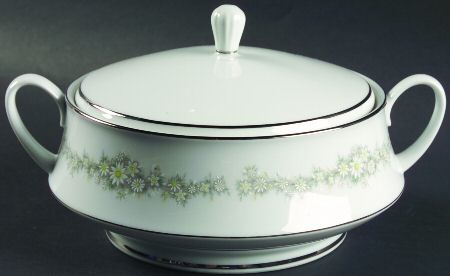 Donegal Round Covered Vegetable