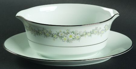 Donegal Gravy Boat with Attached Underplate