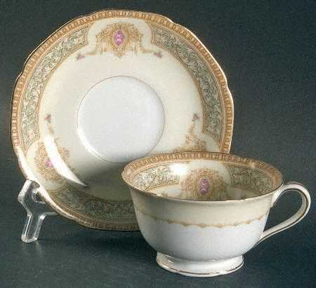 Donora Footed Cup & Saucer Set