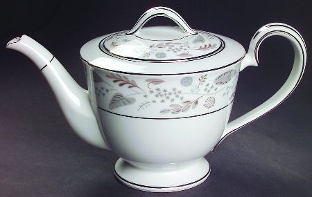 Doranne Teapot & Lid