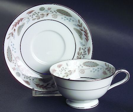 Doranne Footed Cup & Saucer Set