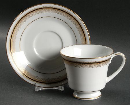 Doral Footed Cup & Saucer Set