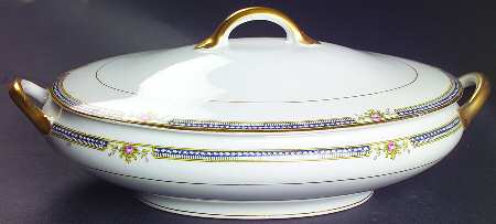 Doris Oval Covered Vegetable