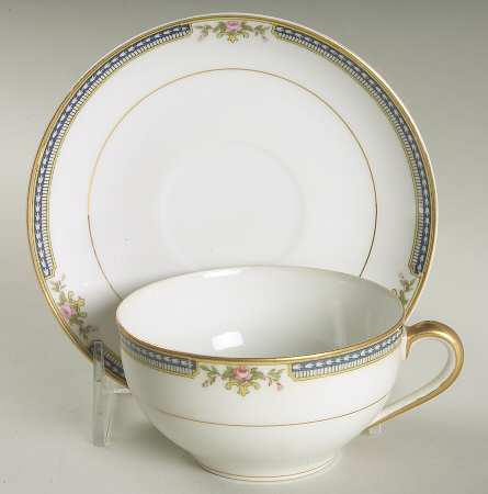 Doris Flat Cup & Saucer Set